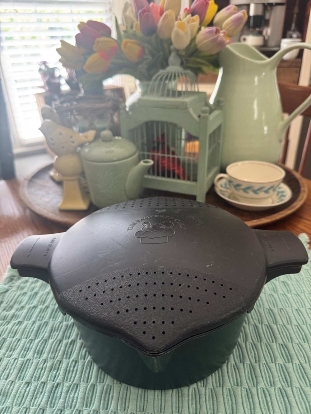 Pampered Chef Black Micro Cooker Large Microwave Steamer Strainer 2 Quart 2778